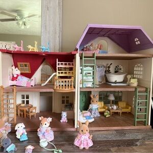 Deluxe Dollhouse with Animal Figures and Furniture